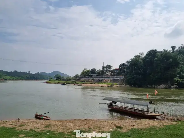 Chúa Bà Đông Cuông Là Ai? Vị Mẫu Thượng Ngàn Linh Thiêng Của Núi Rừng Yên Bái Chúa Bà Đông Cuông Là Ai? Vị Mẫu Thượng Ngàn Linh Thiêng Của Núi Rừng Yên Bái