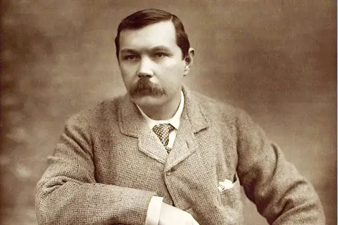 Sherlock Holmes Là Ai? Cuộc Đời Và Di Sản Vĩ Đại Của Cha Đẻ Thám Tử Lừng Danh