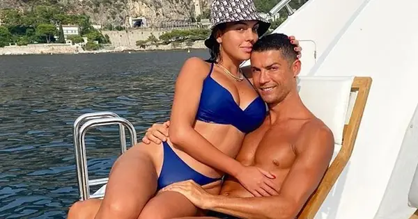 Cr7 Là Ai? Tiểu Sử Đầy Đủ Về Cristiano Ronaldo Và Phong Cách Độc Bản Của Một Huyền Thoại