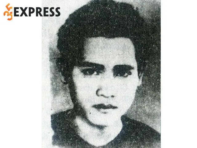 Anh Hùng Đồng Đen: Cuộc Đời Và Sự Nghiệp Của Người Anh Hùng Lực Lượng Vũ Trang