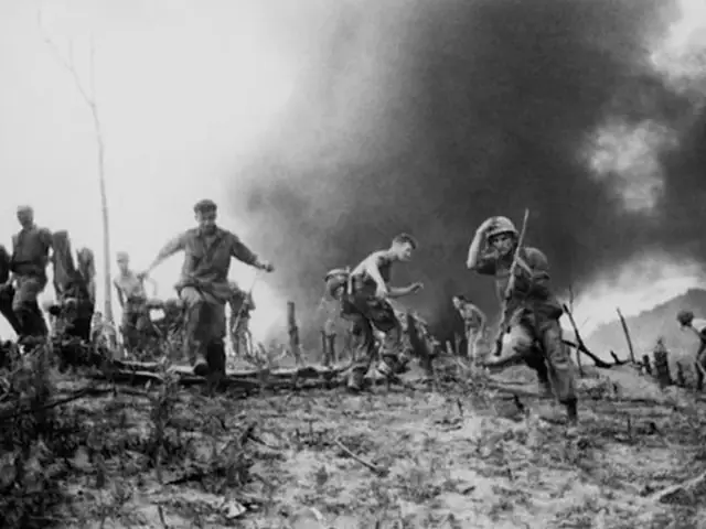 Anh Hùng Đồng Đen: Cuộc Đời Và Sự Nghiệp Của Người Anh Hùng Lực Lượng Vũ Trang