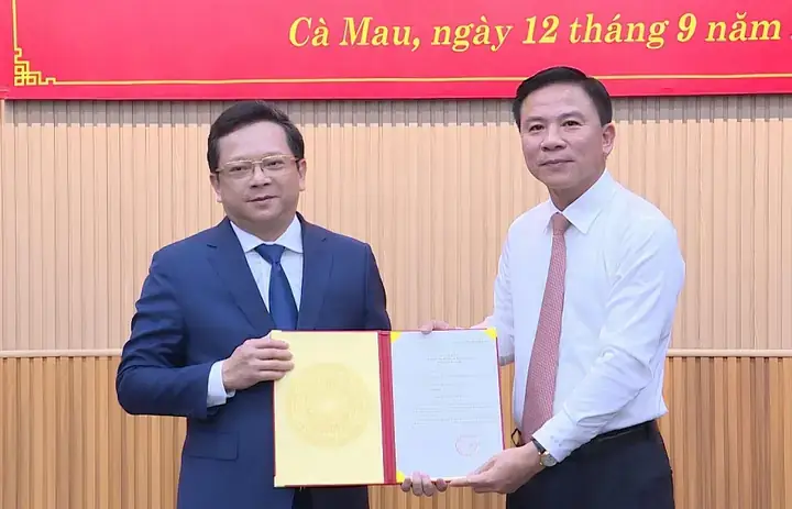 Đức Hiển Là Ai? Hé Lộ Hành Trình Sự Nghiệp Đa Tài Của Gương Mặt Triển Vọng