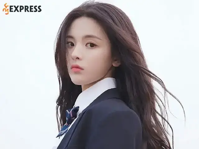 Dương Siêu Việt Là Ai? Sự Thật Về Hành Trình Từ Cô Gái Nghèo Thành Thần Tiên Tỷ Tỷ Và Những Góc Khuất Trong Showbiz Dương Siêu Việt Là Ai? Sự Thật Về Hành Trình Từ Cô Gái Nghèo Thành Thần Tiên Tỷ Tỷ Và Những Góc Khuất Trong Showbiz