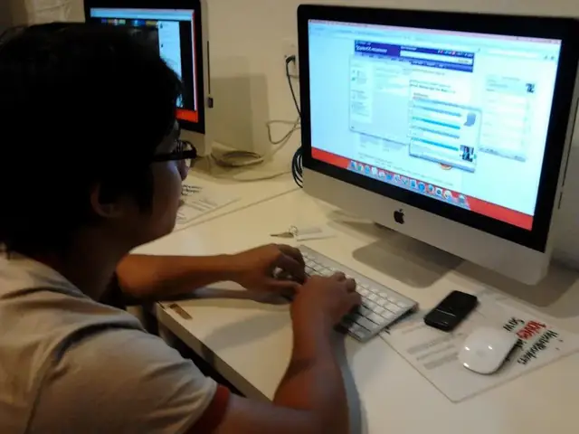 Huỳnh Duy Khương Là Ai? Hành Trình Thoát Khỏi Vùng An Toàn Để Thành Công