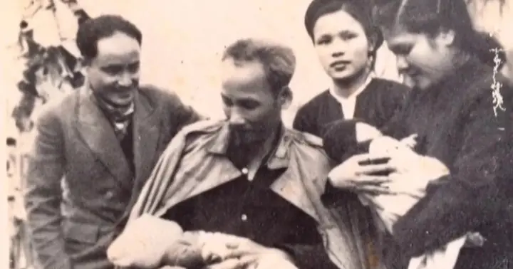 Bé Gái Nguyễn Thị Tín: Danh Tính Và Câu Chuyện Đằng Sau Bức Ảnh Bác Hồ Bế Em Bé Lịch Sử