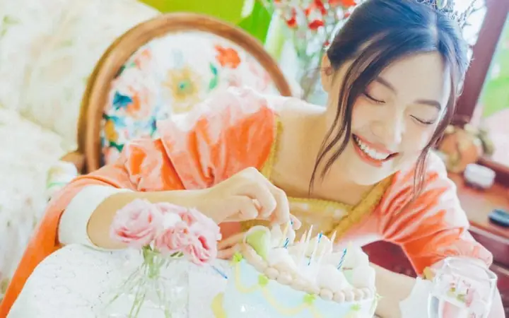 Fanny Trần Là Ai? Tiểu Sử, Sự Nghiệp & Những Góc Khuất Đáng Chú Ý Fanny Trần Là Ai? Tiểu Sử, Sự Nghiệp & Những Góc Khuất Đáng Chú Ý