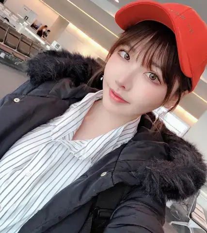 Emi Fukada Là Ai? Tiểu Sử Chi Tiết & Sự Nghiệp Ngôi Sao Jav