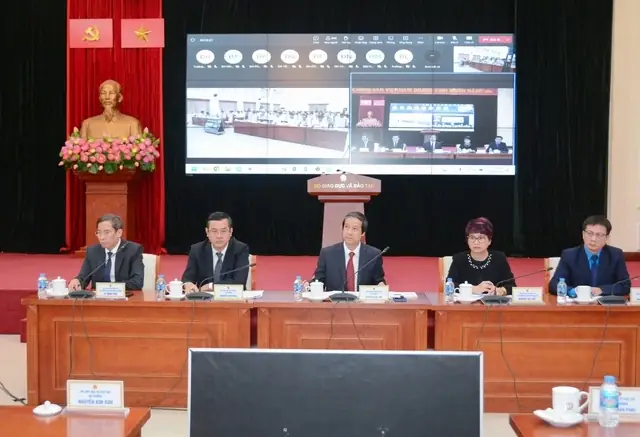 Ai Và Hiệu Trưởng: Ai Thực Sự Là Người Đứng Đầu Trường Đại Học?