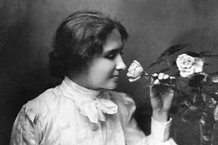 Helen Keller Là Ai: Cuộc Đời, Sự Nghiệp Và Di Sản Truyền Cảm Hứng Helen Keller Là Ai: Cuộc Đời, Sự Nghiệp Và Di Sản Truyền Cảm Hứng