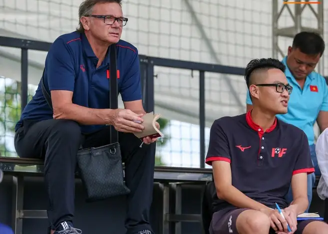 Philippe Troussier Là Ai? Tiểu Sử, Hành Trình Và Những Dấu Ấn Với Bóng Đá Việt Nam