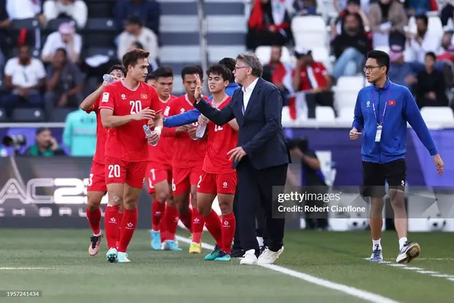 Philippe Troussier Là Ai? Tiểu Sử, Hành Trình Và Những Dấu Ấn Với Bóng Đá Việt Nam