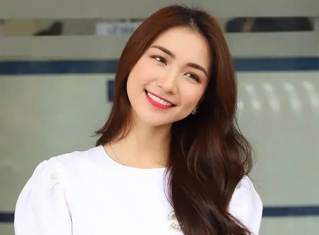 Hòa Minzy Là Ai? Tiểu Sử, Sự Nghiệp Và Hành Trình Lột Xác Của Nữ Ca Sĩ Tài Năng