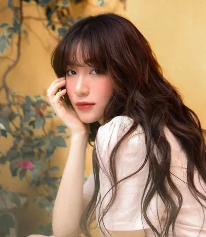 Hòa Minzy Là Ai? Tiểu Sử, Sự Nghiệp Và Hành Trình Lột Xác Của Nữ Ca Sĩ Tài Năng