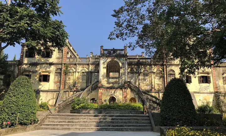 Hoàng A Tưởng Là Ai: Giải Mã Hành Trình Xây Dựng Thương Hiệu Cá Nhân Đa Lĩnh Vực Hoàng A Tưởng Là Ai: Giải Mã Hành Trình Xây Dựng Thương Hiệu Cá Nhân Đa Lĩnh Vực