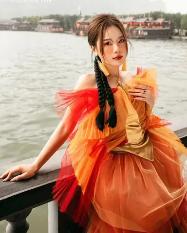 Hot Girl Livestream Bán Mắt Kính: Giải Mã Sức Hút Và Danh Tính Gây Sốt