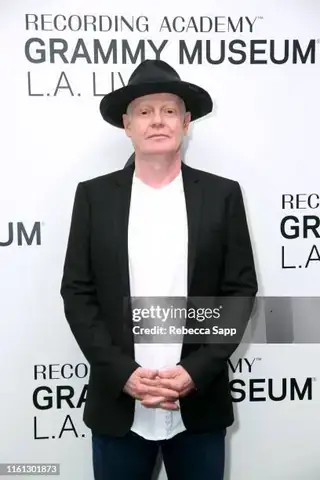 Howard Marks Là Ai? Tiểu Sử, Sự Nghiệp & Những Bài Học Đầu Tư Từ Huyền Thoại Phố Wall Howard Marks Là Ai? Tiểu Sử, Sự Nghiệp & Những Bài Học Đầu Tư Từ Huyền Thoại Phố Wall