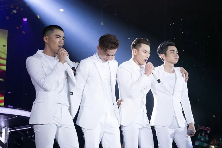 Isaac Là Ai? Tiểu Sử, Sự Nghiệp Phong Cách Thời Trang Đậm Chất "soái Ca" Isaac Là Ai? Tiểu Sử, Sự Nghiệp Phong Cách Thời Trang Đậm Chất "soái Ca"