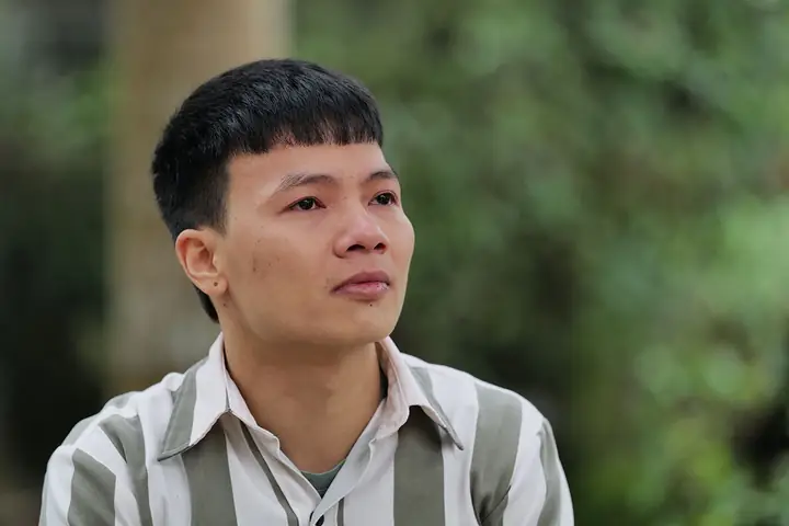 Khá Bảnh Là Ai: Hành Trình Từ Góc Tối Của Xã Hội Đến Cơn Sốt Truyền Thông Khá Bảnh Là Ai: Hành Trình Từ Góc Tối Của Xã Hội Đến Cơn Sốt Truyền Thông