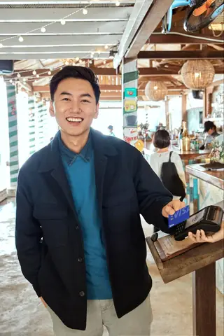 Khoai Lang Thang Là Ai? Hành Trình Từ Kỹ Sư Đến Chuyên Gia Du Lịch Đời Thường