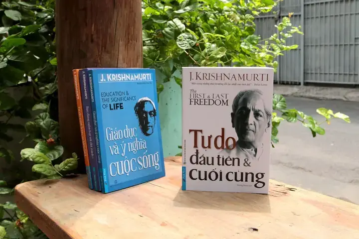 Krishnamurti Là Ai? Khám Phá Hành Trình Tự Do Của Nhà Tư Tưởng Vĩ Đại Krishnamurti Là Ai? Khám Phá Hành Trình Tự Do Của Nhà Tư Tưởng Vĩ Đại