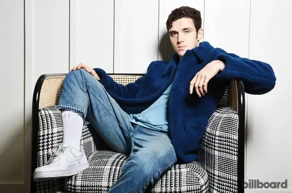 Lauv Là Ai: Hành Trình Khám Phá Nghệ Sĩ Đa Tài Và Âm Nhạc Chạm Đến Trái Tim