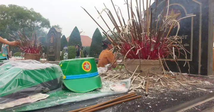 Phan Đình Giót: Người Anh Hùng "lấy Thân Mình Lấp Lỗ Châu Mai" Phan Đình Giót: Người Anh Hùng "lấy Thân Mình Lấp Lỗ Châu Mai"