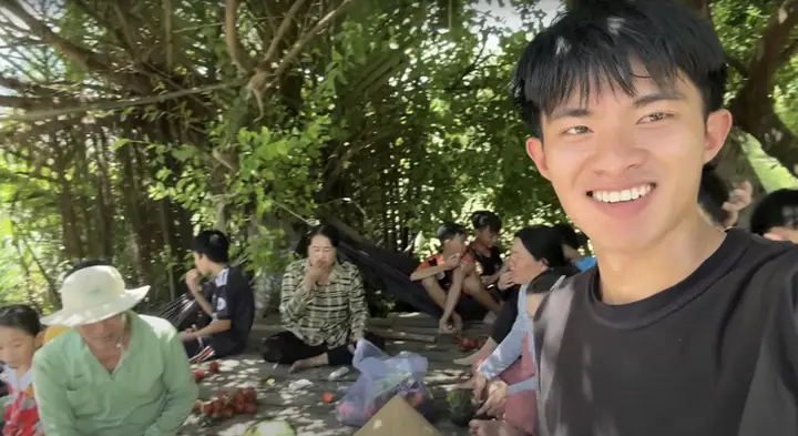 Lê Tuấn Khang: Hành Trình Từ Chăn Vịt Đến Tiktoker 6,6 Triệu Follower Và Giấc Mơ Điện Ảnh Lê Tuấn Khang: Hành Trình Từ Chăn Vịt Đến Tiktoker 6,6 Triệu Follower Và Giấc Mơ Điện Ảnh