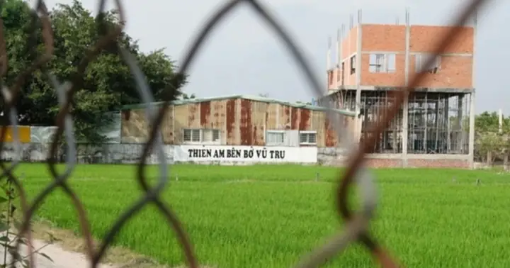 Lê Tùng Vân Là Ai? Tiểu Sử Và Hành Trình Gây Tranh Cãi Của 'thánh Sống' Tại Tịnh Thất Bồng Lai