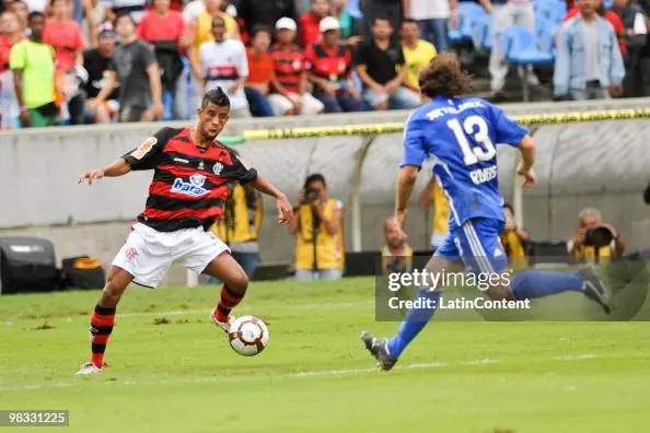 Hành Trình Âm Nhạc Của Leo Rojas: Từ Đường Phố Đến Sân Chấu Quốc Tế Hành Trình Âm Nhạc Của Leo Rojas: Từ Đường Phố Đến Sân Chấu Quốc Tế