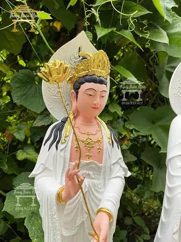 Linh Cát Bồ Tát Là Ai? Giải Mã Nguồn Gốc Ý Nghĩa Và Vị Trí Trong Tín Ngưỡng Linh Cát Bồ Tát Là Ai? Giải Mã Nguồn Gốc Ý Nghĩa Và Vị Trí Trong Tín Ngưỡng