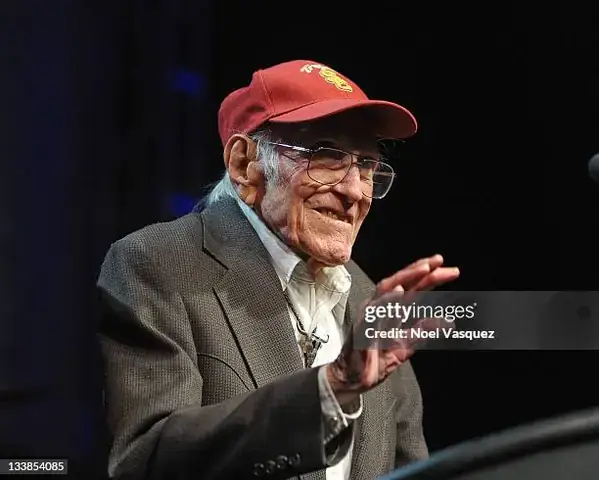 Louis Zamperini Là Ai: Hành Trình Từ Vận Động Viên Đến Huyền Thoại Sinh Tồn