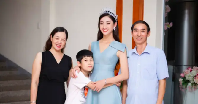 Lương Thùy Linh Là Ai? Tiểu Sử, Sự Nghiệp Và Đời Tư Hot Girl Triệu View