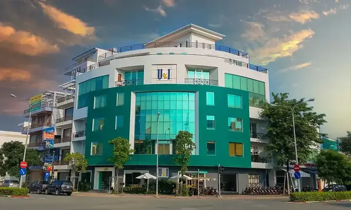 Mai Hữu Tín Là Ai? Tiểu Sử, Sự Nghiệp Đa Dạng Và Bài Học Thành Công