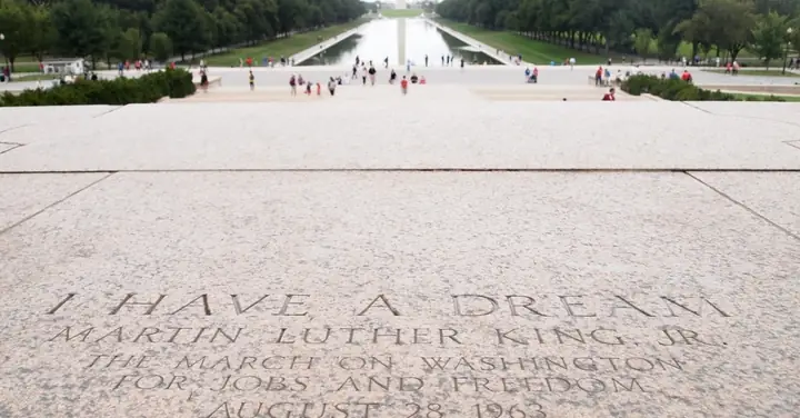 Martin Luther Là Ai? Tiểu Sử, Tư Tưởng Và Di Sản Vĩ Đại Martin Luther Là Ai? Tiểu Sử, Tư Tưởng Và Di Sản Vĩ Đại