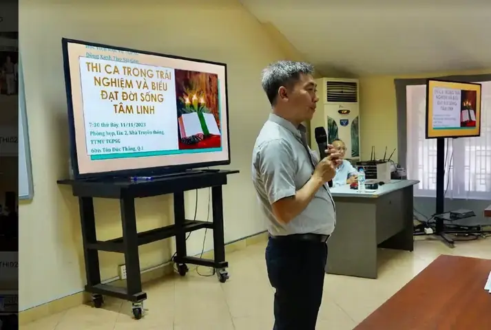 Lắng Nghe Con Yêu Là Ai? Tiểu Sử Và Sự Nghiệp Đầy Đủ Của Mc Quỳnh Hương