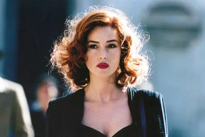 Monica Bellucci Là Ai: Hành Trình Trở Thành Biểu Tượng Sắc Đẹp Vượt Thời Gian