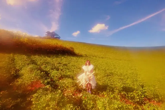 "anh Là Ai" Của Phương Ly: Khám Phá Góc Nhìn Âm Nhạc Và Thông Điệp Đằng Sau