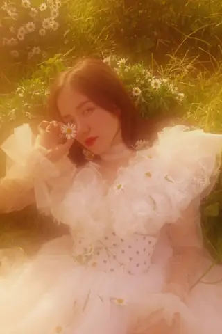 "anh Là Ai" Của Phương Ly: Khám Phá Góc Nhìn Âm Nhạc Và Thông Điệp Đằng Sau