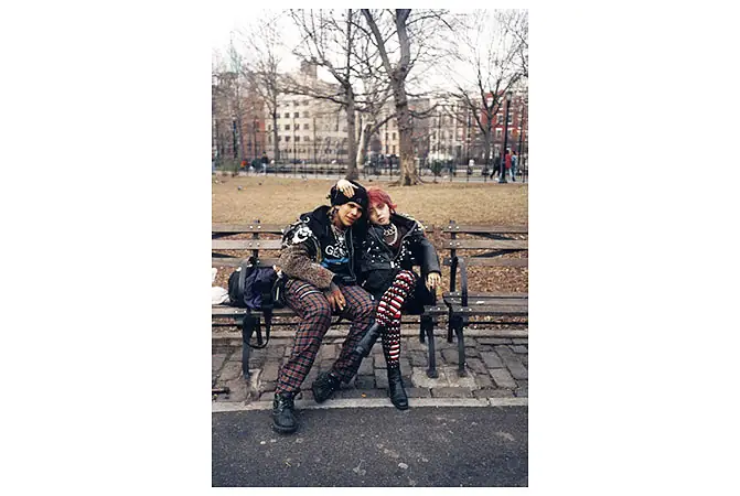 Người Giống Nikki Gặp Trong Buổi Tiệc Trà Là Ai?