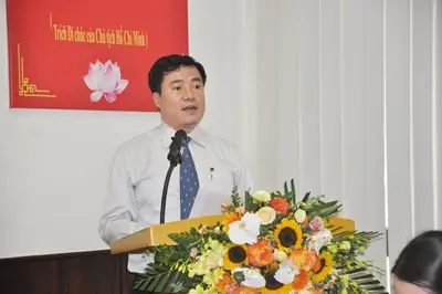 Nguyễn Sinh Nhật Tân Là Ai? Nguyễn Sinh Nhật Tân Là Ai?