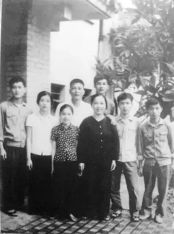 Nguyễn Tiến Quân Là Ai? Tiểu Sử, Sự Nghiệp Và Đời Tư Ca Sĩ Quân A.p