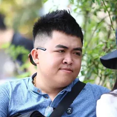 Nguyễn Việt Sin: Hành Trình Từ Game Thủ Chuyên Nghiệp Đến Streamer Đa Tài