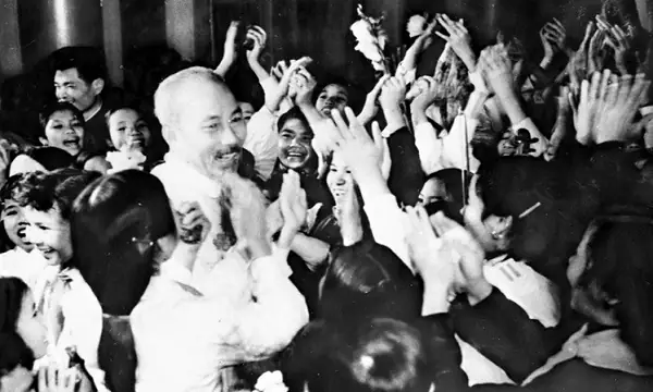 Nhà Y Dược Học Lỗi Lạc Thời Trần Là Ai?