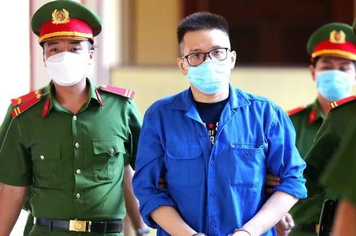 Nhâm Hoàng Khang Là Ai? Hành Trình Từ Coder Giỏi Đến Nhân Vật Gây Sốt Trong Vụ Lùm Xùm Với Bà Nguyễn Phương Hằng Nhâm Hoàng Khang Là Ai? Hành Trình Từ Coder Giỏi Đến Nhân Vật Gây Sốt Trong Vụ Lùm Xùm Với Bà Nguyễn Phương Hằng