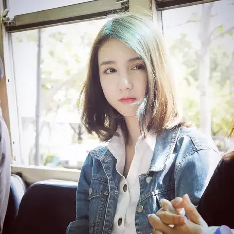 Nong Poy Là Ai: Hành Trình Trở Thành Biểu Tượng Nhan Sắc Chuyển Giới Châu Á