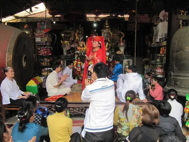 Cẩm Nang Toàn Tập Về Ông Hoàng Bảy: Nguồn Gốc, Nghi Lễ Và Ý Nghĩa Tâm Linh