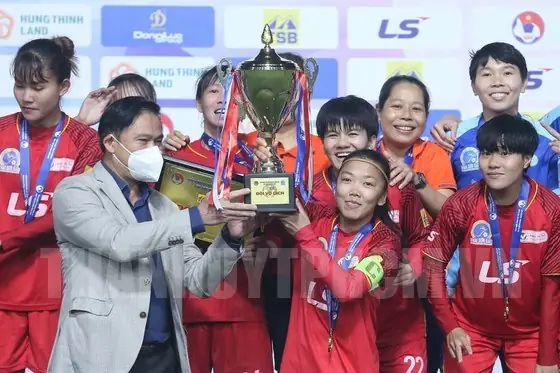 Ông Trần Anh Tú Là Ai? Sự Nghiệp Và Ảnh Hưởng Của Vị Doanh Nhân Trong Làng Bóng Đá Việt Nam