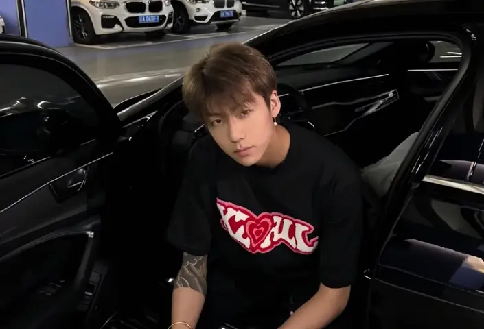 Pang Bowen Là Ai? Tiểu Sử, Sự Nghiệp Và Sức Ảnh Hưởng Của Nam Thần Douyin Gen Z