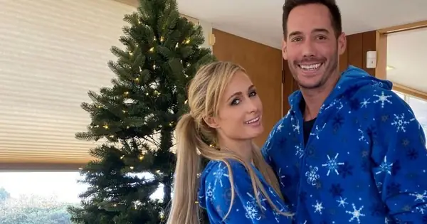 Paris Hilton Là Ai? Hành Trình Từ Biểu Tượng Nổi Loạn Đến Doanh Nhân Và Nhà Hoạt Động