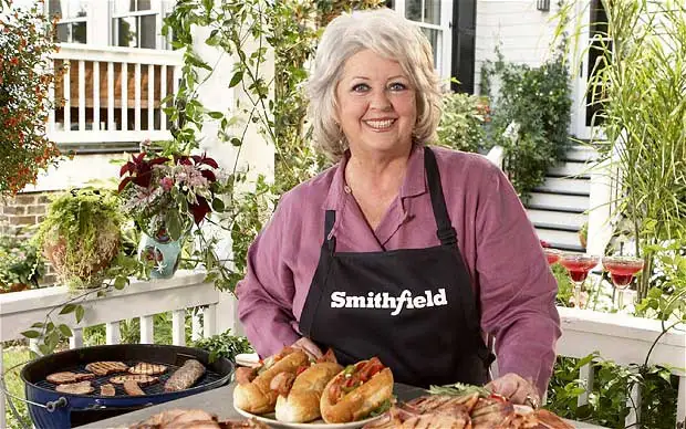 Paula Deen Là Ai? Hành Trình Từ Góa Phụ Đơn Thân Đến Nữ Hoàng Ẩm Thực Nổi Tiếng Thế Giới